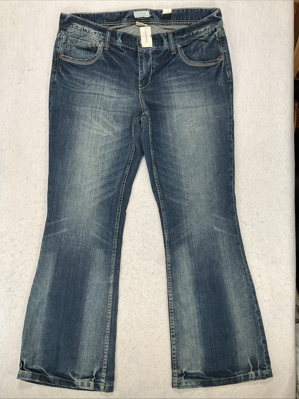NEW Maurices Whiskering Fading Flared Blue Jeans Womens Size 18 Cotton Stretch